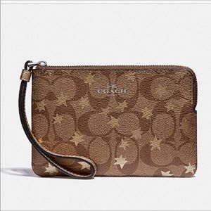 🆕 Coach wristlet